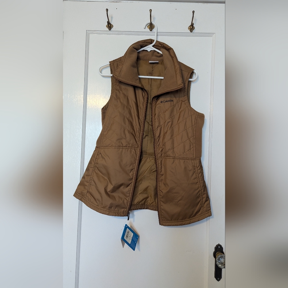 NWT Columbia Vest